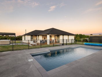 13 Houkura Place, Taupaki