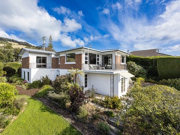 57 Marion Street, Macandrew Bay, Dunedin