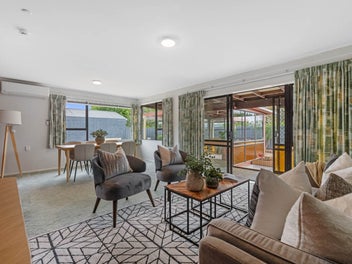 2/60 Vivian Wilson Drive, Eastern Beach, Auckland