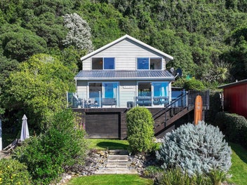 26 Moody Street, Gore Bay, Cheviot