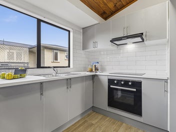 2/16 Boundary Road, Papakura, Auckland