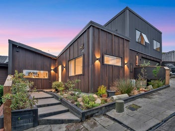 25B Deverell Place, Northcross, Auckland