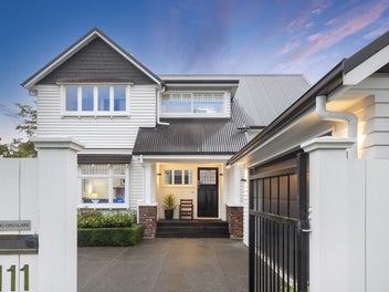 111 St Andrews Square, Strowan, Christchurch