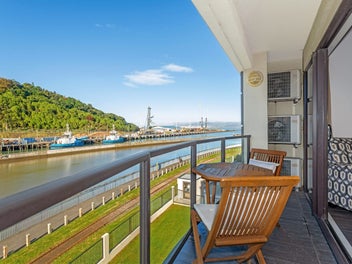 307/2 Reads QUAY, Giborne, Gisborne