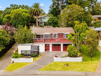 12 Lemnos Place, Titirangi, Auckland