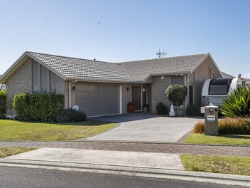 6 Downing Place, Welcome Bay, Tauranga