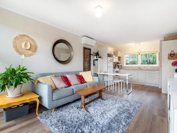 10/77 Old Lake Road, Narrow Neck, Auckland