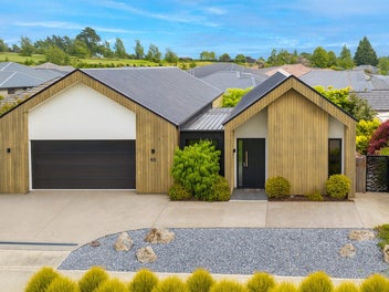 10 Sabine Drive, Richmond