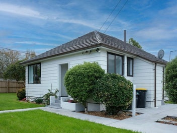 32 Bateman Avenue, Bryndwr, Christchurch