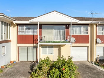 2/1283 Dominion Road Extension, Mount Roskill, Auckland