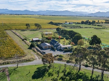737 Dillons Point Road, Blenheim