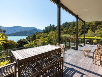 25 Sandy Bay Road, BLACK ROCK