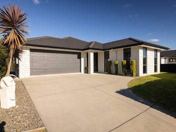19 Ballintoy Park Drive, Welcome Bay, Tauranga