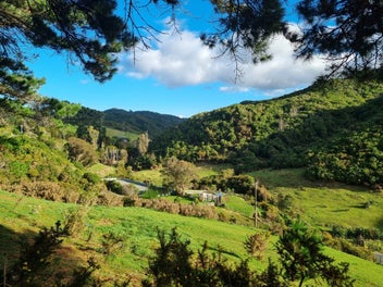 186 Stratton Street, Normandale, Lower Hutt