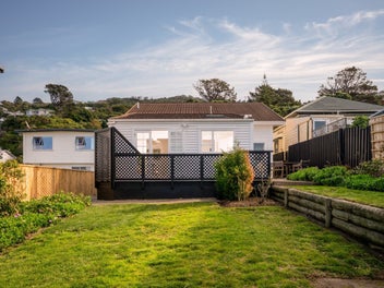 113 Queens Drive, Lyall Bay, Wellington