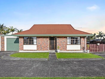 1/20 Sturges Road, Henderson, Auckland