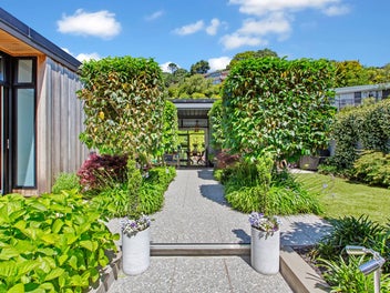 14 Cheviot Road, Lowry Bay, Lower Hutt