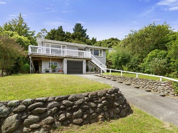 37 Thomas Street, Stokes Valley, Lower Hutt