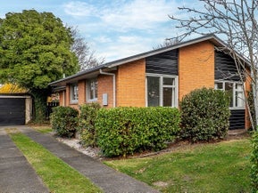 38 Clivedon Place, Redwood, Christchurch