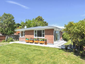 2 Clonbern Place, Upper Riccarton, Christchurch