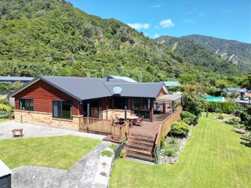 12A Cargill Road, Barrytown, Runanga