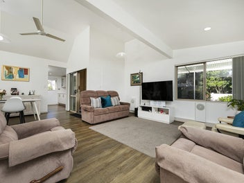 1/34 Waipuia Place, Greenhithe, Auckland