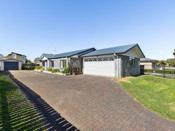 22 Catalina Drive, Melville, Hamilton