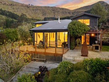16 Morgans Valley, Heathcote Valley, Christchurch