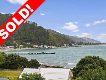 15 Ferry Road, Days Bay, Lower Hutt