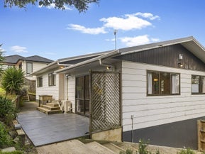 2/10 Aronia Way, Goodwood Heights, Auckland