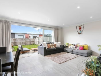 52 Vincent McGrath Crescent, Swanson, Auckland
