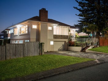 221 Te Atatu Road, Te Atatu South, Auckland