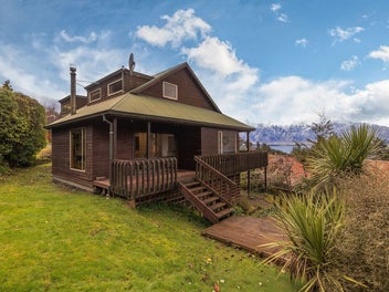4 Moss Lane, Sunshine Bay, Queenstown