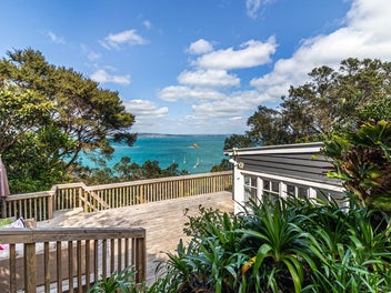 9 Upland Road, Omiha, Waiheke Island