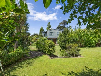 24 Rauhuia Crescent, Parau, Auckland