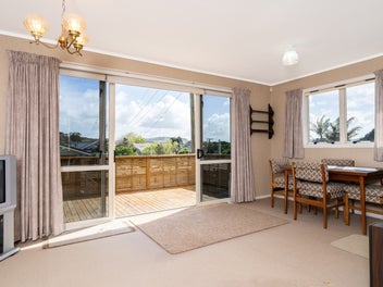 17B Wallis Street, Raglan