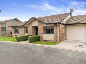 34 Royalle Mews, Botany Downs, Auckland