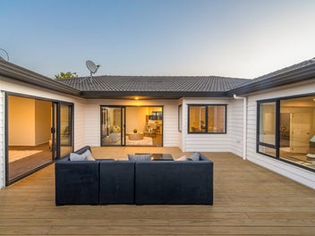 32 Ambleside Drive, Northpark, Auckland