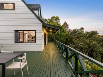 251 Sunset Road, Sunnynook, Auckland