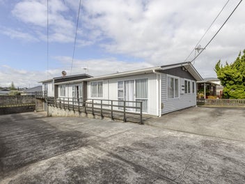8 Simons Street, Moturoa, New Plymouth