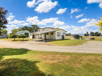 17 Coulters Line, Kiwitea, Feilding