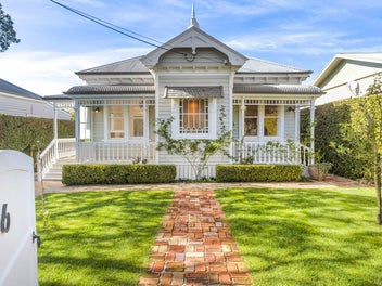 6 Summer Street, Stanley Point, Auckland