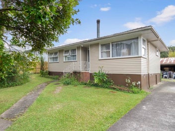 51 Castleford Street, Green Bay, Auckland