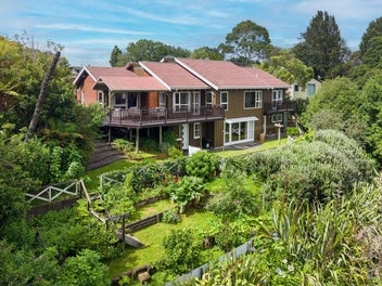 11 Rika Place, Kawaha Point, Rotorua