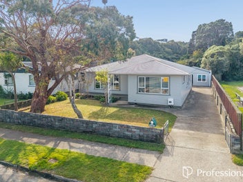 19 Holly Grove, Maungaraki, Lower Hutt