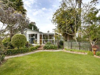 13 Sheehan Street, Bay View, Napier