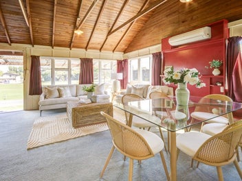 28 Rotten Row, Waikuku Beach