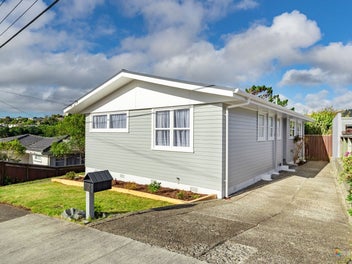 18 Mark Avenue, Paparangi, Wellington