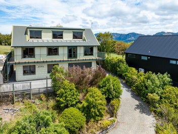 12 Ranui Crescent, Diamond Harbour