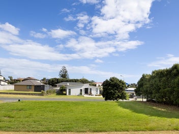 24 Sunset Drive, Baylys Beach